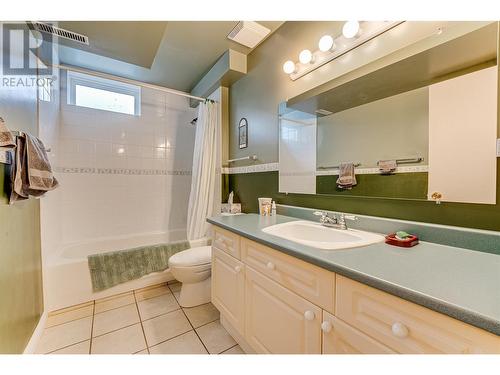 1401 37 Avenue, Vernon, BC - Indoor Photo Showing Bathroom