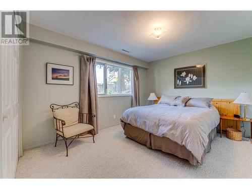 1401 37 Avenue, Vernon, BC - Indoor Photo Showing Bedroom