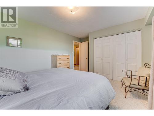 1401 37 Avenue, Vernon, BC - Indoor Photo Showing Bedroom