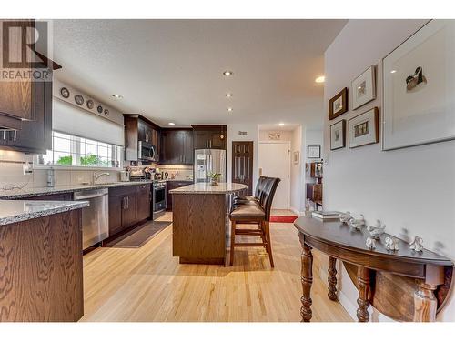 1401 37 Avenue, Vernon, BC - Indoor Photo Showing Kitchen With Upgraded Kitchen