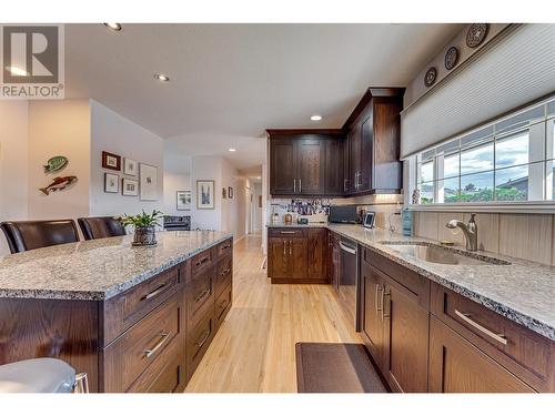 1401 37 Avenue, Vernon, BC - Indoor Photo Showing Kitchen