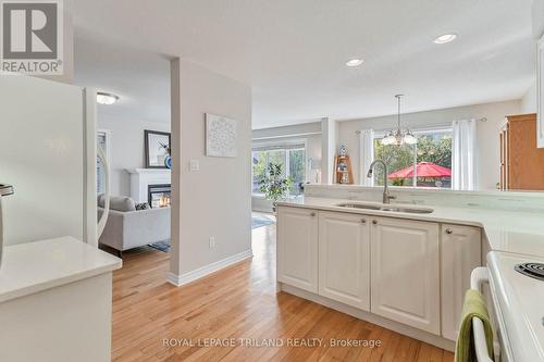 2901 Biddulph Street, London, ON - Indoor Photo Showing Kitchen With Double Sink