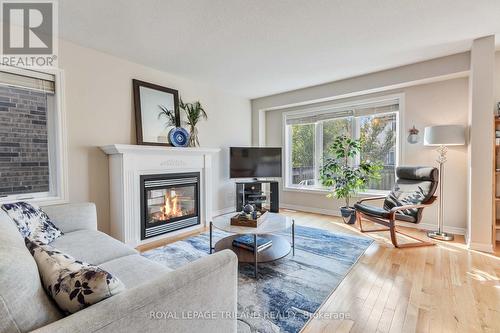 2901 Biddulph Street, London, ON - Indoor Photo Showing Living Room With Fireplace