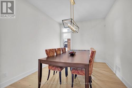 4076 Sugarmaple, London, ON - Indoor Photo Showing Dining Room