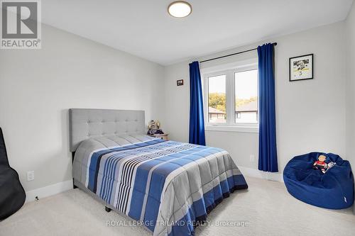 4076 Sugarmaple, London, ON - Indoor Photo Showing Bedroom