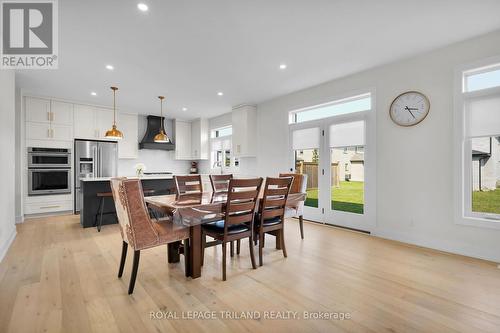 4076 Sugarmaple, London, ON - Indoor Photo Showing Dining Room