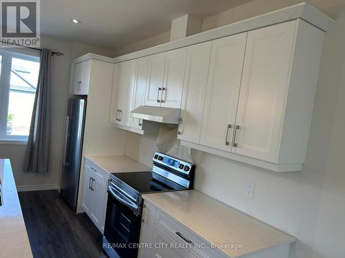 2561 Meadowland Way, London, ON - Indoor Photo Showing Kitchen