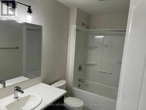 2561 Meadowland Way, London, ON - Indoor Photo Showing Bathroom