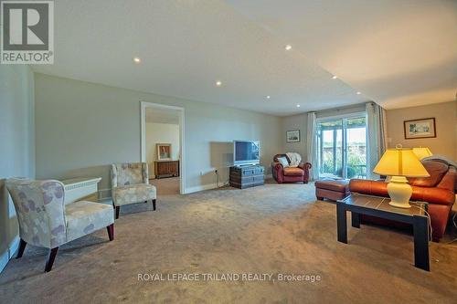 27 - 2615 Colonel Talbot Road, London, ON - Indoor Photo Showing Living Room