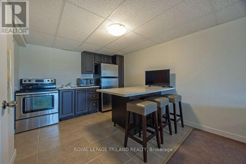 27 - 2615 Colonel Talbot Road, London, ON - Indoor Photo Showing Kitchen