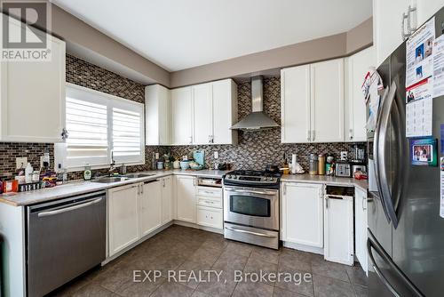 14 Decourcy-Ireland Circle, Ajax (Northeast Ajax), ON - Indoor Photo Showing Kitchen With Double Sink