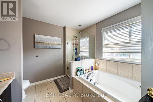 14 Decourcy-Ireland Circle, Ajax (Northeast Ajax), ON - Indoor Photo Showing Bathroom