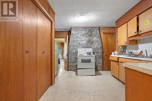 7190 Hwy 35 Road N, Kawartha Lakes, ON - Indoor Photo Showing Kitchen