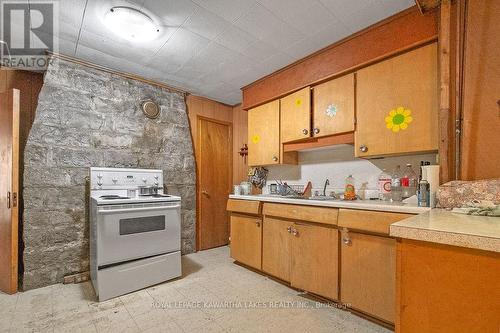 7190 Hwy 35 Road N, Kawartha Lakes, ON - Indoor Photo Showing Kitchen