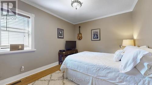 118 Phillip Avenue, Toronto (Birchcliffe-Cliffside), ON - Indoor Photo Showing Bedroom