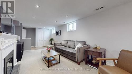 118 Phillip Avenue, Toronto (Birchcliffe-Cliffside), ON - Indoor Photo Showing Living Room