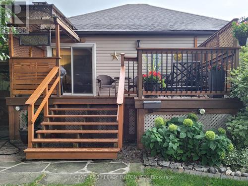 118 Phillip Avenue, Toronto (Birchcliffe-Cliffside), ON - Outdoor With Deck Patio Veranda