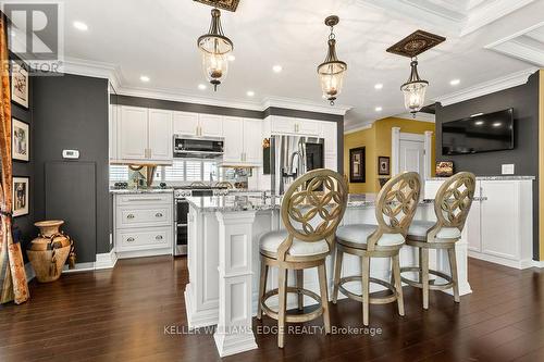 803 - 360 Pearl Street, Burlington (Brant), ON - Indoor Photo Showing Kitchen With Upgraded Kitchen