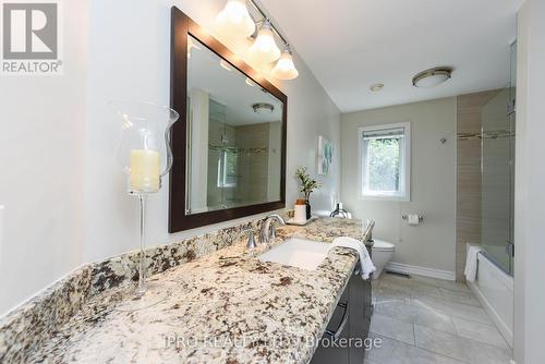 1139 Leewood Drive, Oakville, ON - Indoor Photo Showing Bathroom