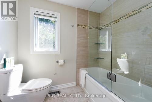 1139 Leewood Drive, Oakville, ON - Indoor Photo Showing Bathroom