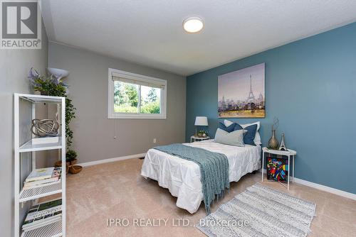 1139 Leewood Drive, Oakville, ON - Indoor Photo Showing Bedroom