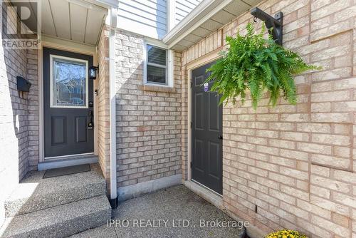 1139 Leewood Drive, Oakville, ON - Outdoor