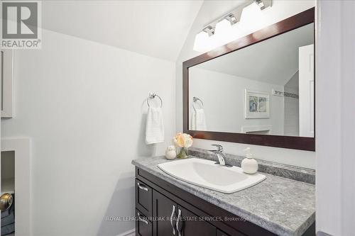 199 Penn Drive, Burlington (Roseland), ON - Indoor Photo Showing Bathroom