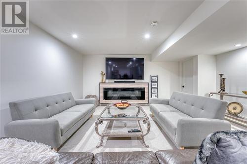 566 Lily Mac, Windsor, ON - Indoor Photo Showing Living Room With Fireplace