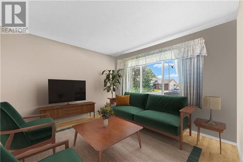 99 Ivy Avenue, Renfrew, ON - Indoor Photo Showing Living Room