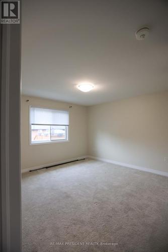 7 Berkshire Drive, St. Catharines, ON - Indoor Photo Showing Other Room