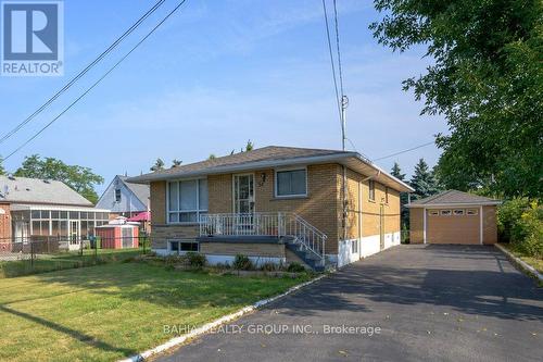 51 Robroy Avenue, Hamilton, ON - Outdoor With Deck Patio Veranda