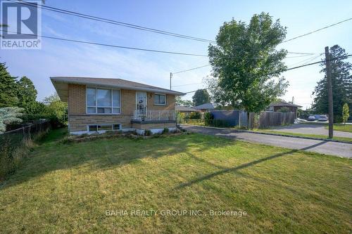 51 Robroy Avenue, Hamilton, ON - Outdoor