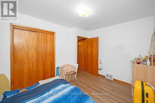 51 Robroy Avenue, Hamilton (Corman), ON - Indoor Photo Showing Bedroom