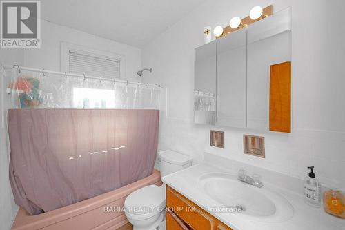 51 Robroy Avenue, Hamilton, ON - Indoor Photo Showing Bathroom