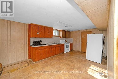 51 Robroy Avenue, Hamilton, ON - Indoor Photo Showing Kitchen