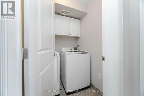 39 Bayonne Drive, Hamilton (Stoney Creek Mountain), ON - Indoor Photo Showing Laundry Room