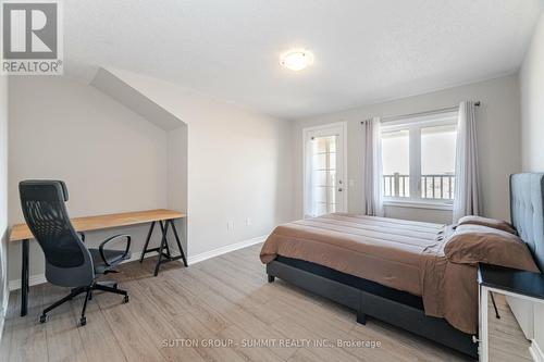 39 Bayonne Drive, Hamilton, ON - Indoor Photo Showing Bedroom