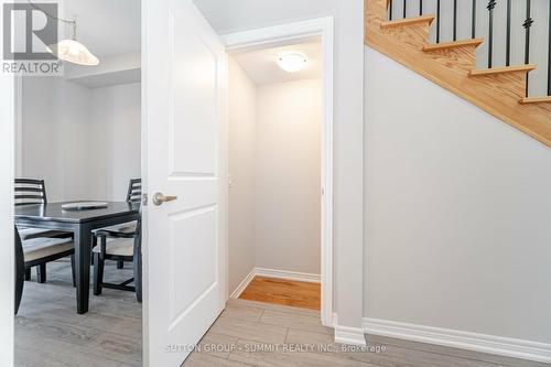 39 Bayonne Drive, Hamilton, ON - Indoor Photo Showing Other Room