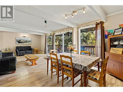 2909 Cedar Drive, Blind Bay, BC - Indoor Photo Showing Dining Room