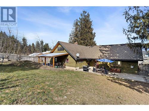 2909 Cedar Drive, Blind Bay, BC - Outdoor