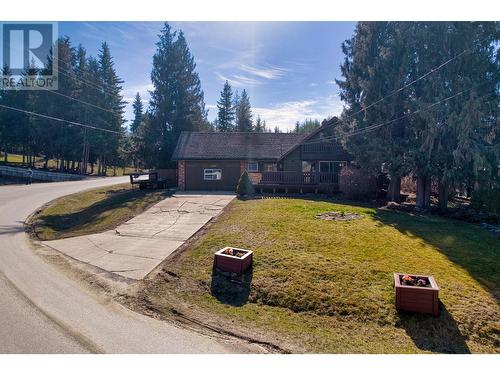 2909 Cedar Drive, Blind Bay, BC - Outdoor