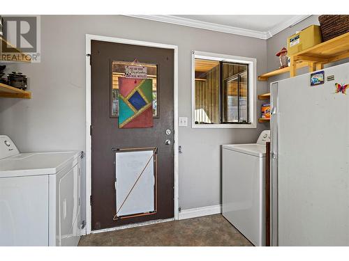 2909 Cedar Drive, Blind Bay, BC - Indoor Photo Showing Laundry Room