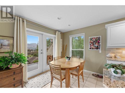 2325 Silver Place Unit# 20, Kelowna, BC - Indoor Photo Showing Dining Room