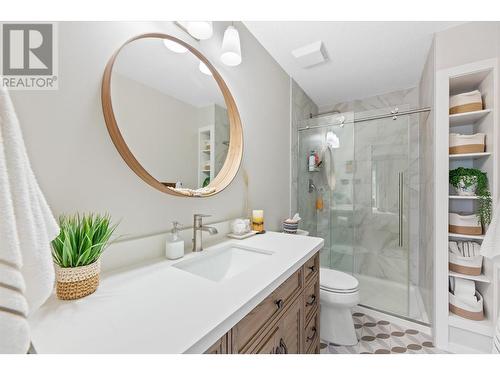 2325 Silver Place Unit# 20, Kelowna, BC - Indoor Photo Showing Bathroom