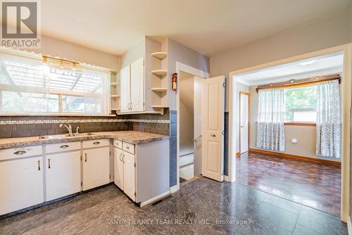 109 Queen Street, Whitby (Brooklin), ON - Indoor Photo Showing Kitchen