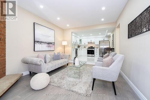 29 Maberley Crescent, Toronto (Rouge), ON - Indoor Photo Showing Living Room