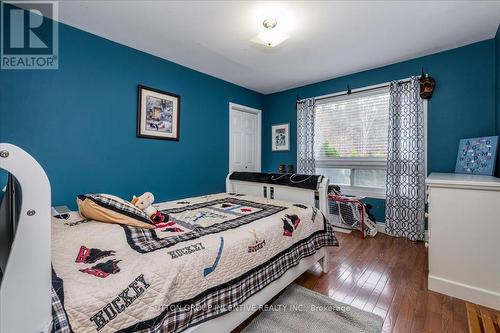 1043 Peter Street West Street W, Oro-Medonte, ON - Indoor Photo Showing Bedroom