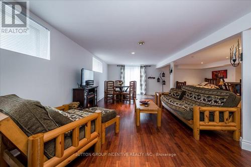 1043 Peter Street West Street W, Oro-Medonte, ON - Indoor Photo Showing Other Room