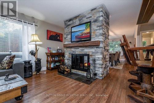 1043 Peter Street West Street W, Oro-Medonte, ON - Indoor Photo Showing Living Room With Fireplace