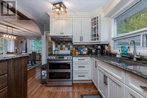 1043 Peter Street West Street W, Oro-Medonte, ON - Indoor Photo Showing Kitchen